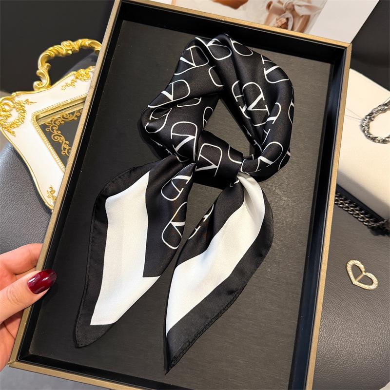 French light luxury chain small square scarf simulation silk printing silk scarf headscarf women's spring and summer scarf temperament scarf scarf new