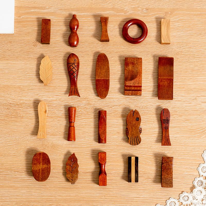 Creative Japanese Chopsticks Holder Wooden Chopstick Pillow Spoon Fork Knife Stand Table Decor Chopstick Rest Tableware Holder