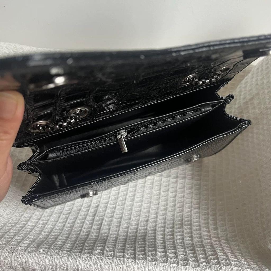 Vintage Black Gothic Underarm Bag Women Cross Faux Crocodile Large Capacity Shoulder Bag Ladies High End Y2K Chain Crossbody Bag