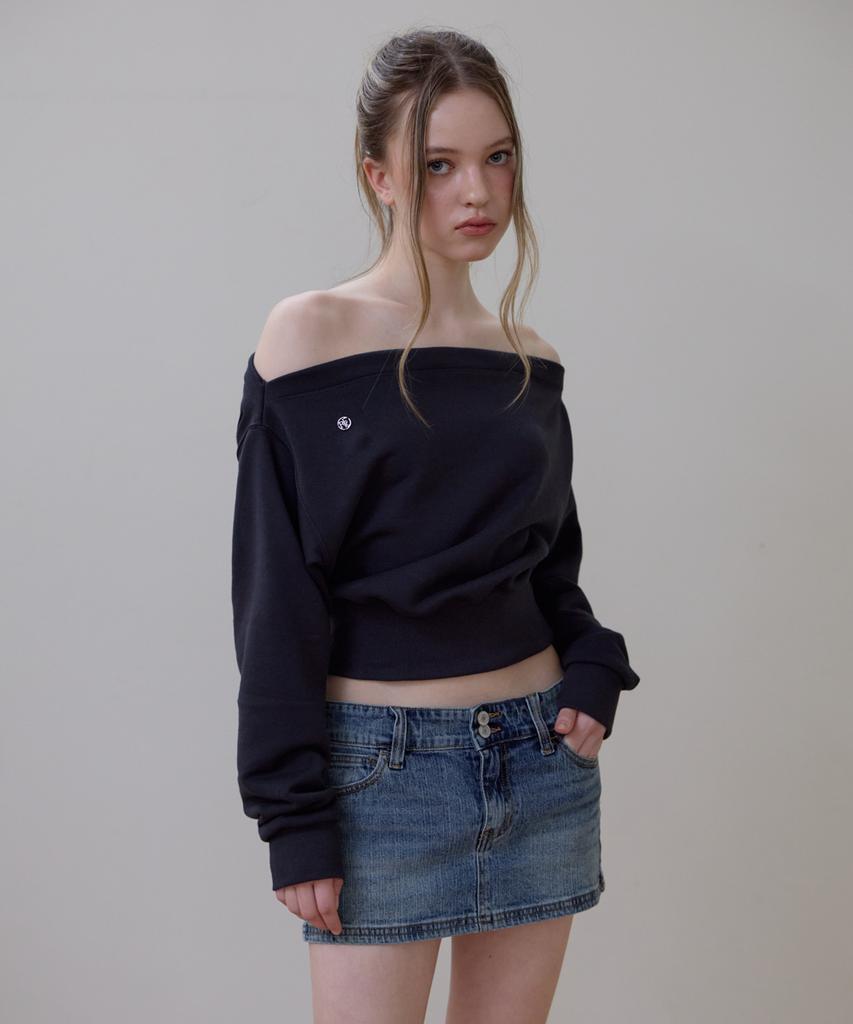 ROSEFRANTZ Crop Off Shoulder Sweatshirt [Charcoal]