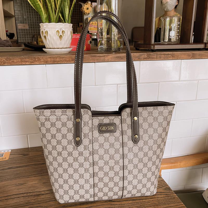 

Принтованная европейская и американская сумка-тоут в стиле легкой роскоши, новая, в стиле ретро, с принтом, большой вместимости, ручная, на плечо, под мышку, сумка для мамы