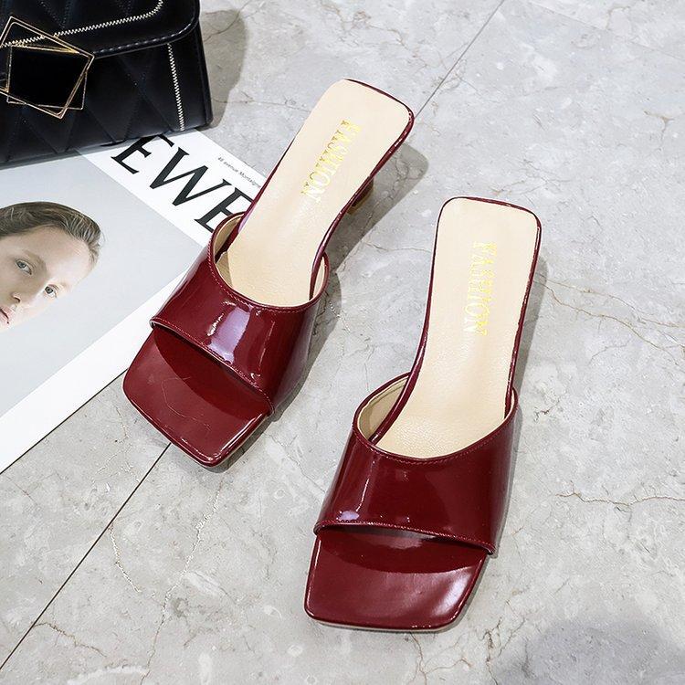 

2025 summer new high-end one-character medium-heeled cool slippers for women wearing European and American square head open-toed high-heeled slipper 40 бордовий