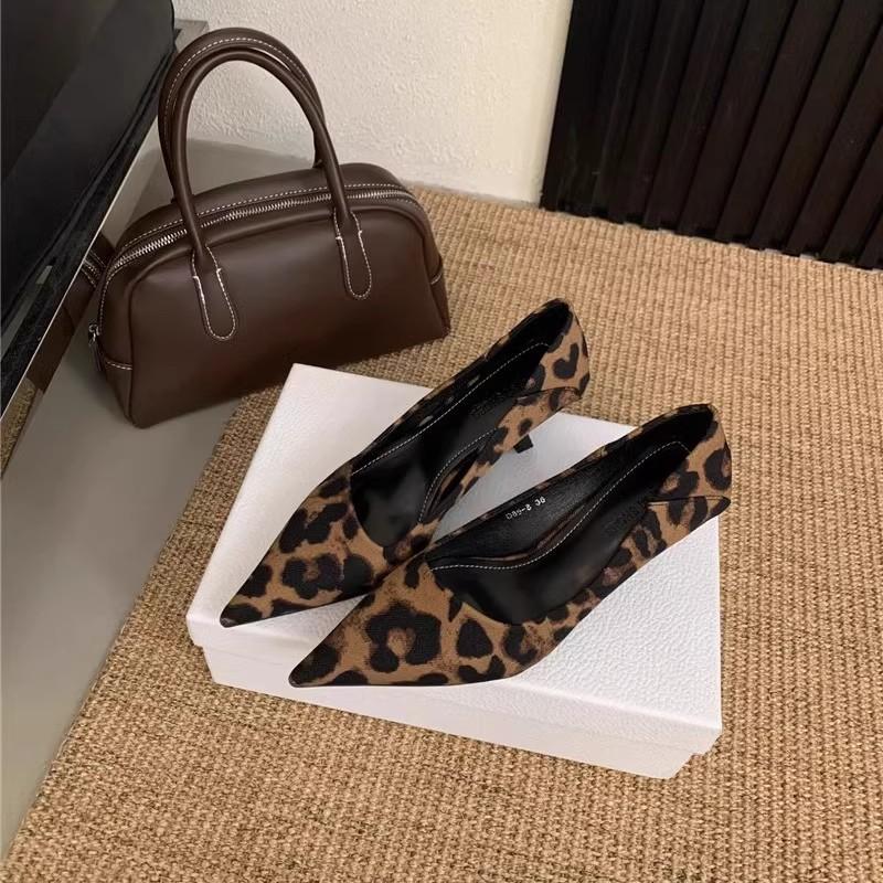 Niche fine heel suede leopard print single shoes women's 2025 spring new Korean version French temperament shallow mouth pointed women's shoes
