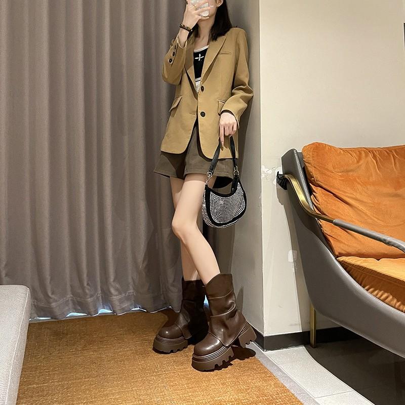 Drag cool Internet celebrity fashion skirt boots women's short boots 2025 autumn and winter new thin Martin boots thick-soled muffin trouser boots