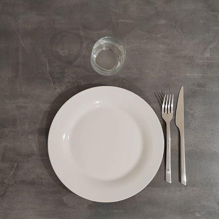 Table - Round - 70 x 70 cm - Pied blanc - Finition mat - Style contemporain