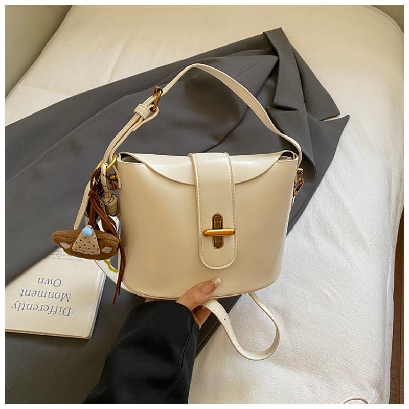 Hand carry trendy bucket bag women's autumn new niche fashion simple shoulder bag high value casual women's bag