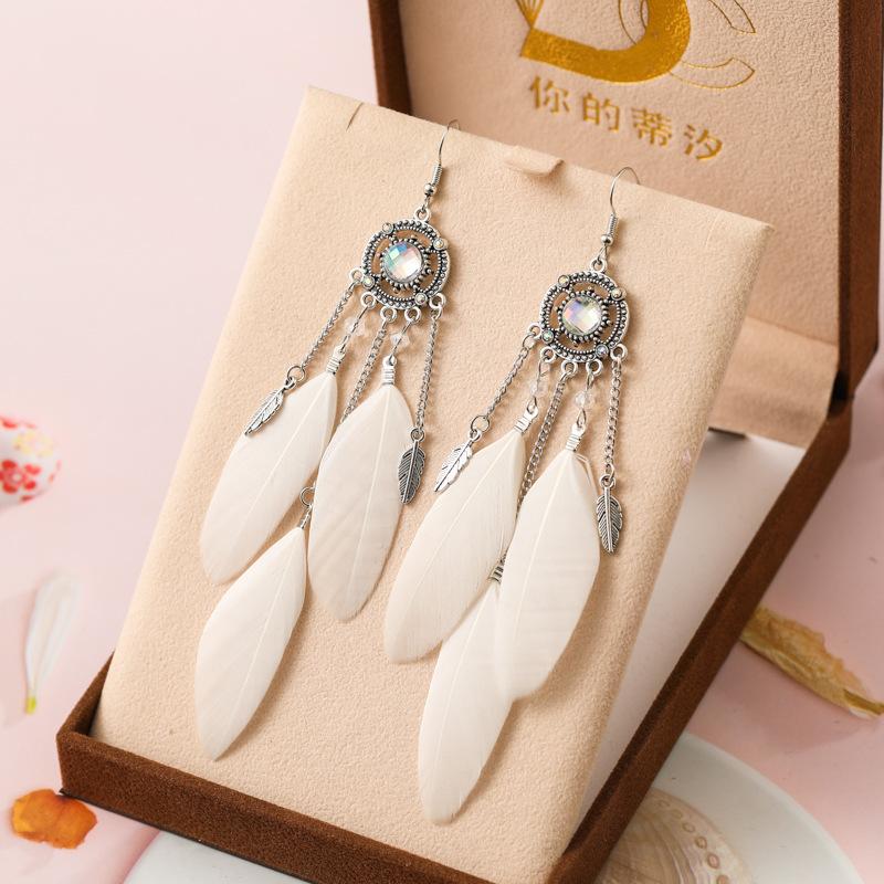 New Vintage Round Rhinestone Feather Earrings for Women Ethnic Elegant Long Drop Earring Wedding Vacation Female Jewelry
