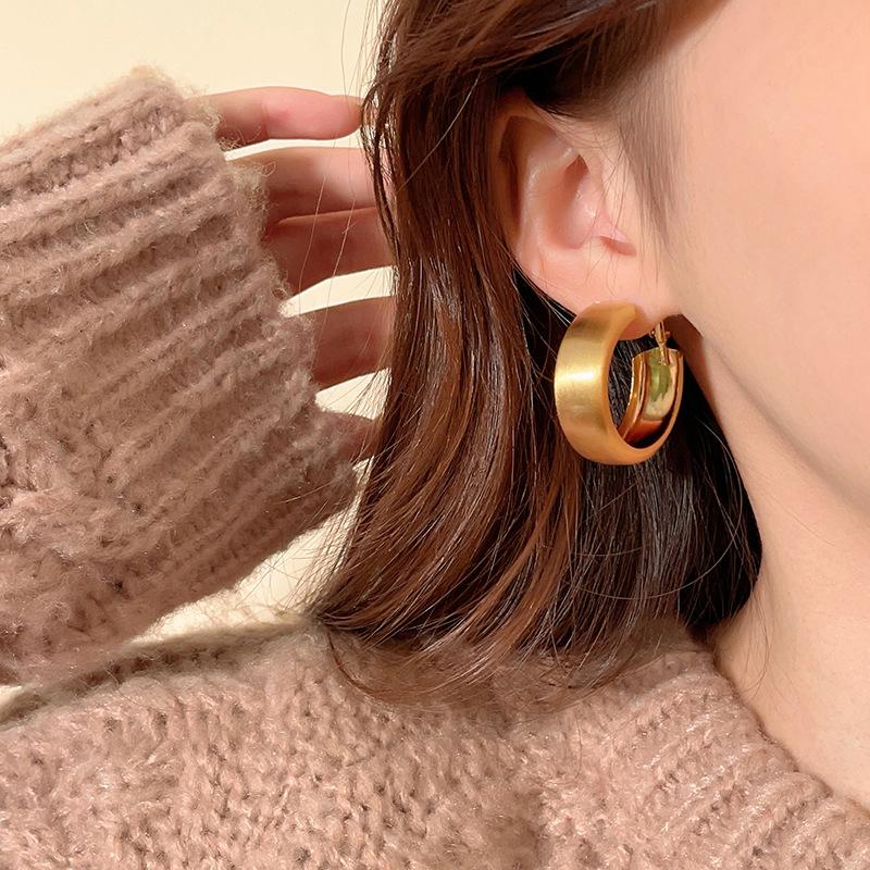 Korean Gold Color Matte Brushed Hoop Earring for Woman Vintage Metal Geometric Circle Round Earrings C-shape Jewelry Gift