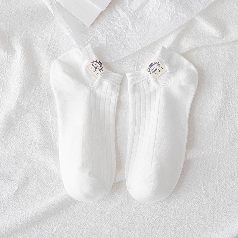 

Женские милые летние короткие носки с надписью White Bear Label — тонкие, чисто-белые, с неглубокой горловиной One Size