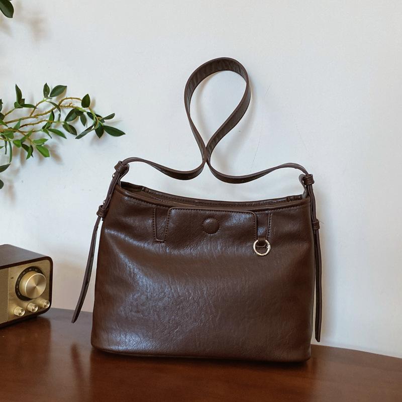 New Bag Women's Fashion Shoulder Bag Versatile Commuter Messenger Bag