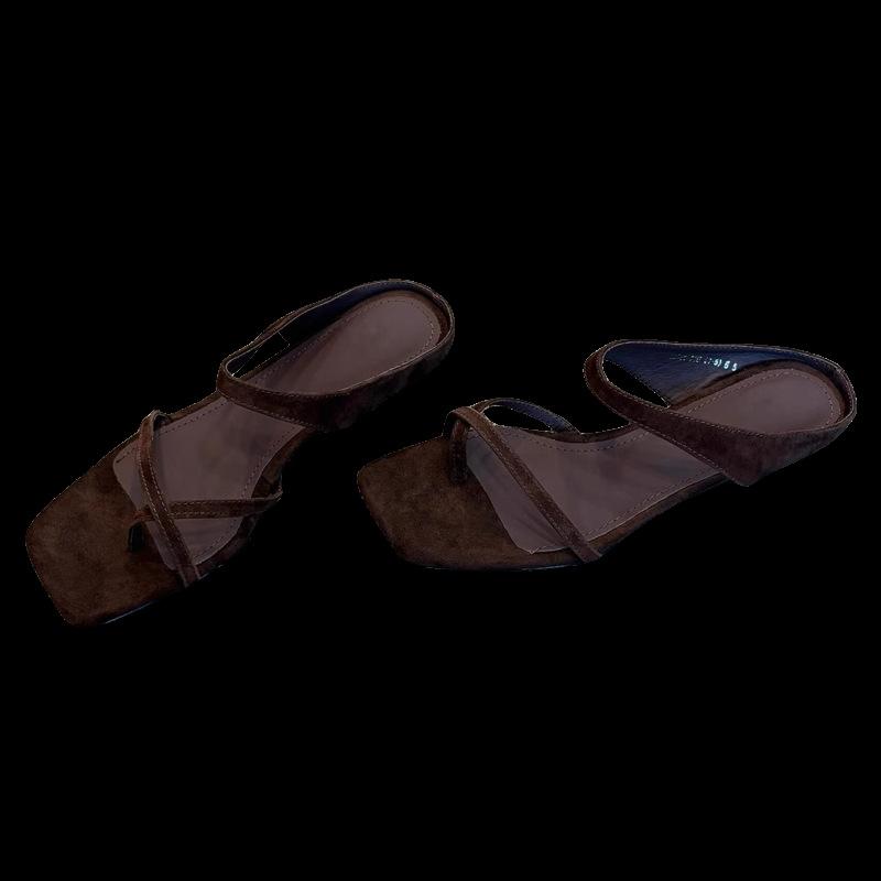 2025 nieuwe modieuze en eenvoudige casual cover teen met sandalen dames zomer retro vierkante neus schuine hak buiten dragen coole slippers