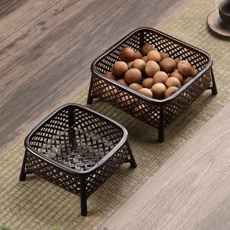 Ručně vyrobený lakovaný bambusový úložný koš