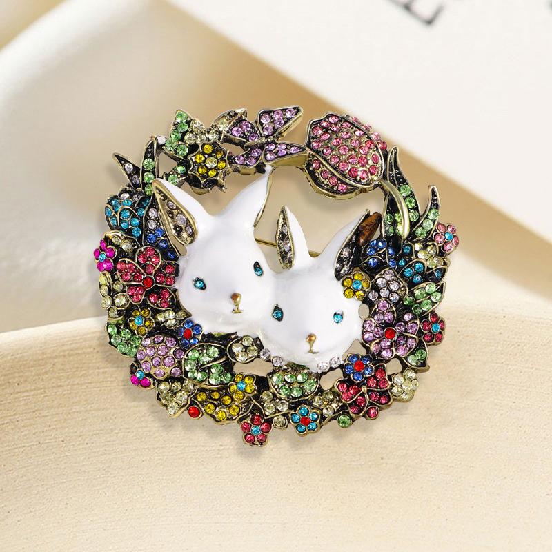 Medieval Vintage Retro Literary Rabbit Brooch Heavy Work Full Of  Little White Rabbit Brooch Coat Accessories Corsage