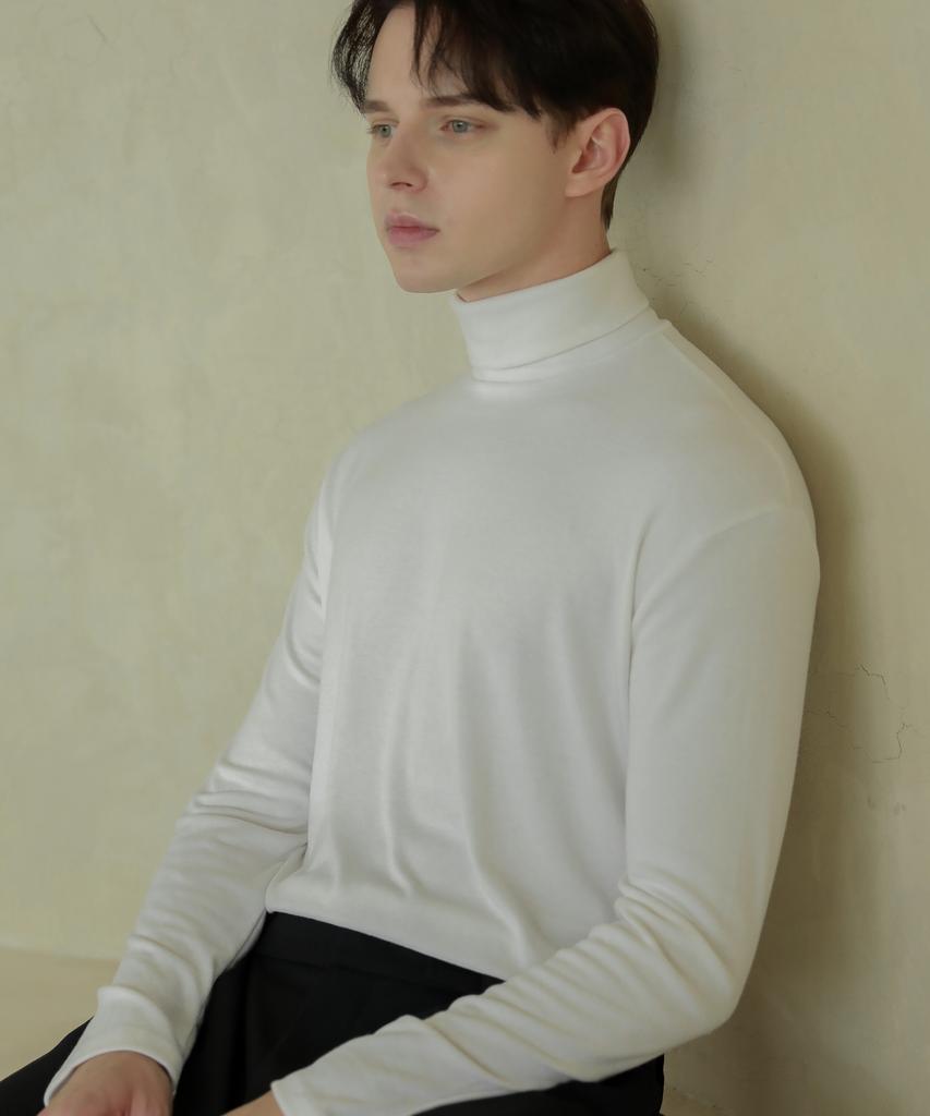 ESN Perfect Turtleneck Knit T-Shirt Off White
