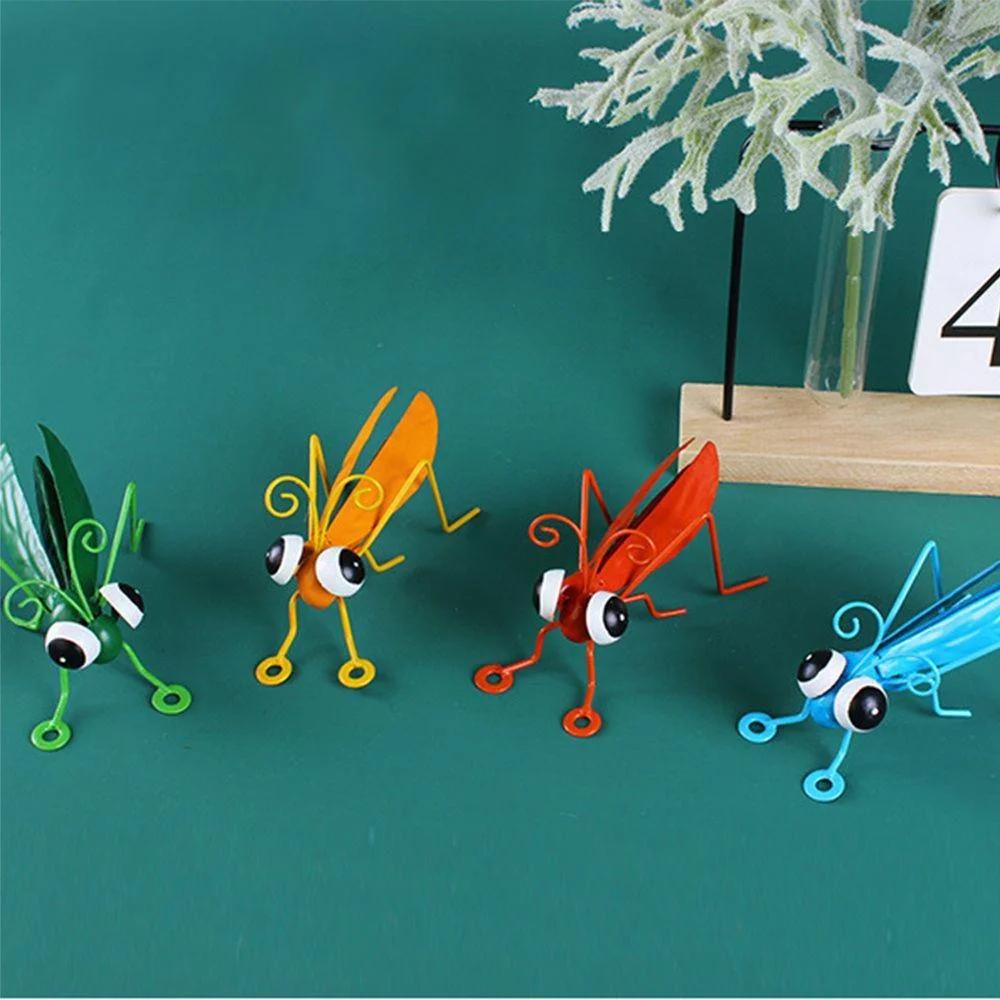 1pc Colorful Cute Garden Art Metal Sculpture Locust Grasshopper Ornament Outdoor Wall Art Garden Statues