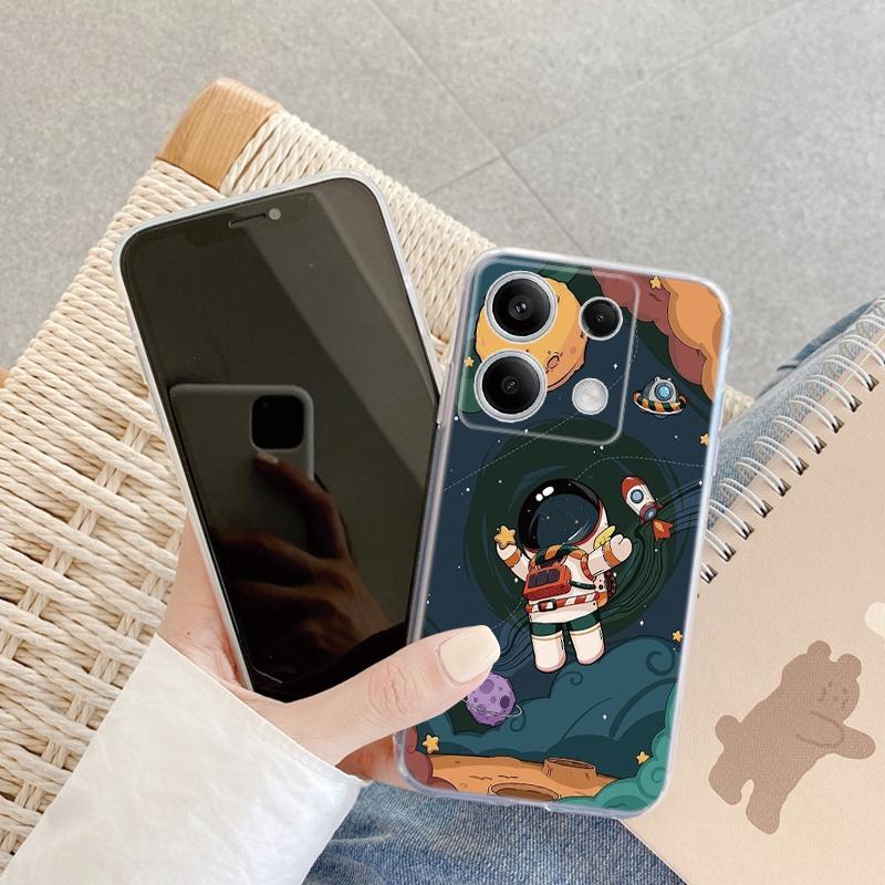

Милый чехол-астронавт для iPhone Samsung A55 A35 M34 S24 Xiaomi Redmi 13 Pro 14C Huawei Honor противоударный бампер для телефона TPU с защитой от царапин прозрачная задняя крышка Samsung Galaxy A06