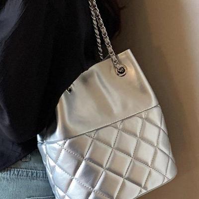 This High-end Chain-style Bucket Bag Is A Versatile Single-shoulder Crossbody Bag for Women's Fashionable Commuting