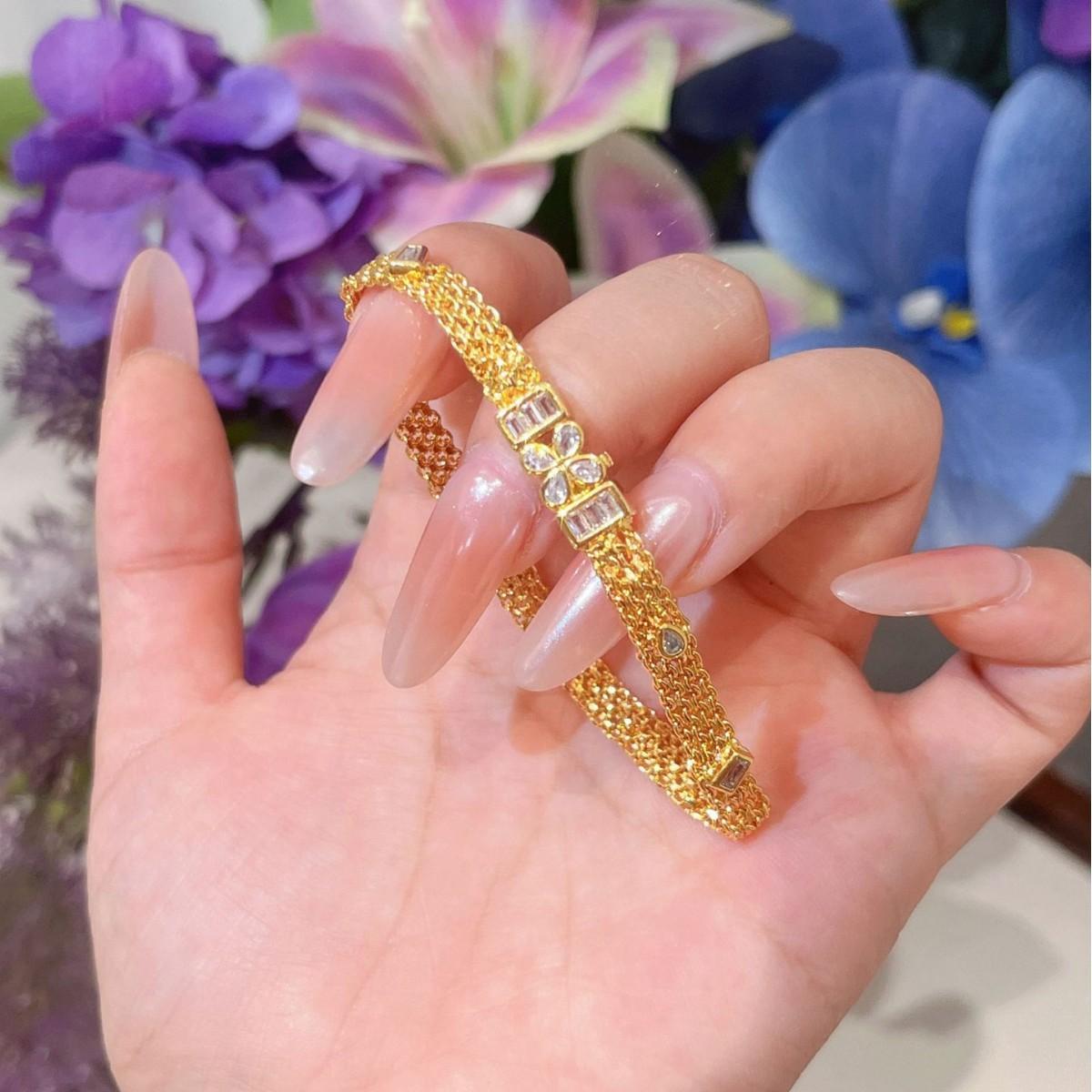 Medieval Vintage Butterfly Lace Point Diamond Bracelet High-End Design Sense Versatile Jewelry