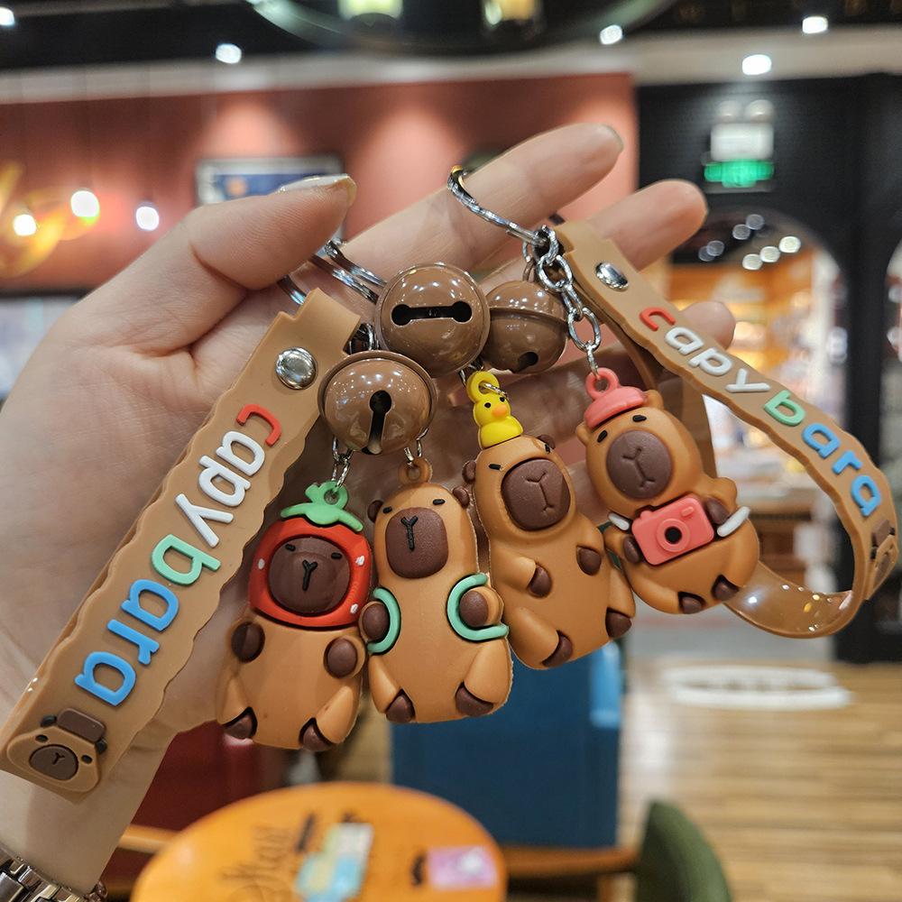 

Креативный брелок в виде капибары, летающая капибара, брелок для ключей от машины, сложенная кукла, подвеска для сумки 5.6*2.6cm