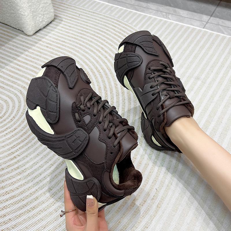 Fashion Women's 2025 New Spring Summer Versatile Sports Leisure Oes Retro Racing Soft Bot Agan Oes Cross Bule Casual