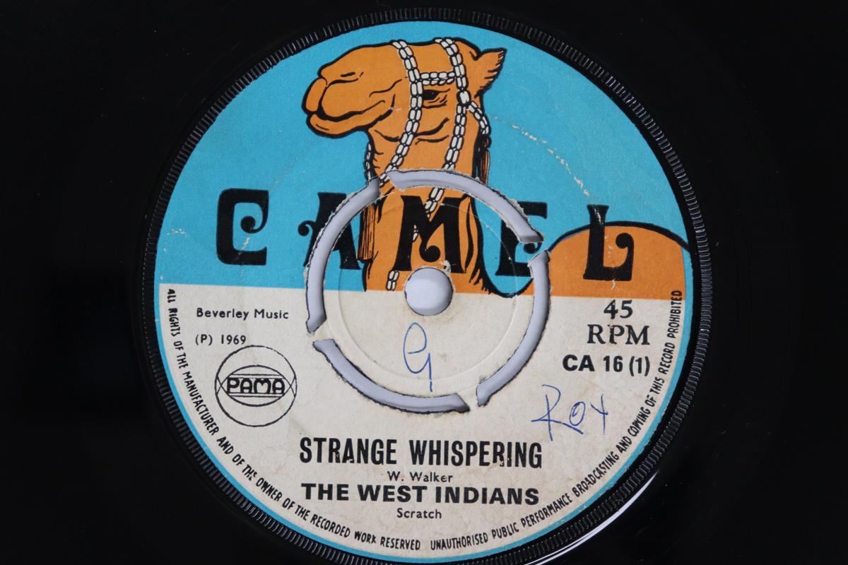 

7-дюймовая пластинка WEST INDIANS / CARL DAWKINS - Strange Whispering / Hard To Handle CA16 CAMEL 1969 UK Регги, Ска и Даб Б/У