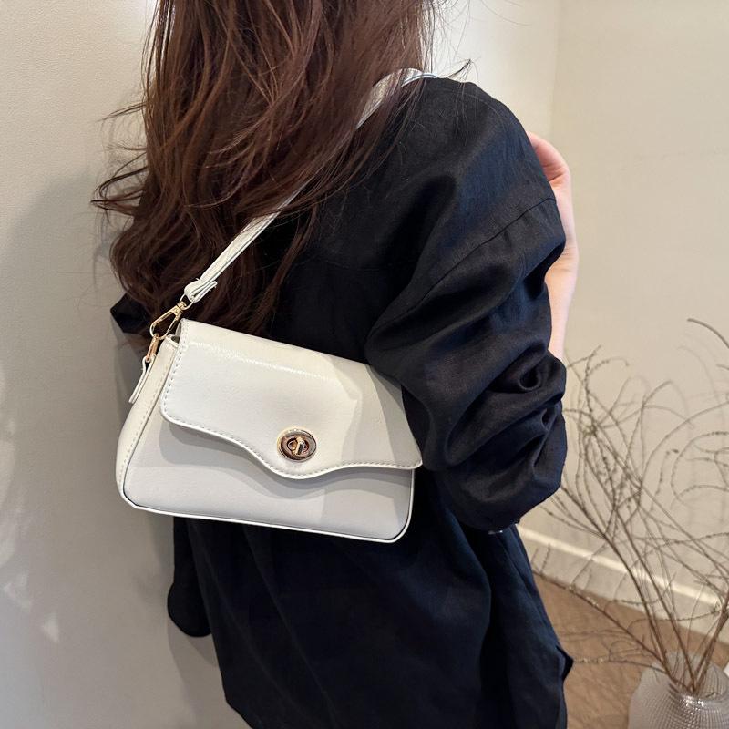 Premium texture foreign style small bag women's new versatile ins shoulder messenger bag fashion underarm bag