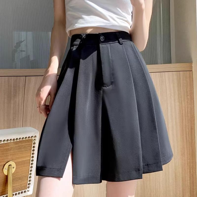 2024 New Black High-Waisted Pleated Wide-Leg Shorts - Slimming, Casual, Slit Design