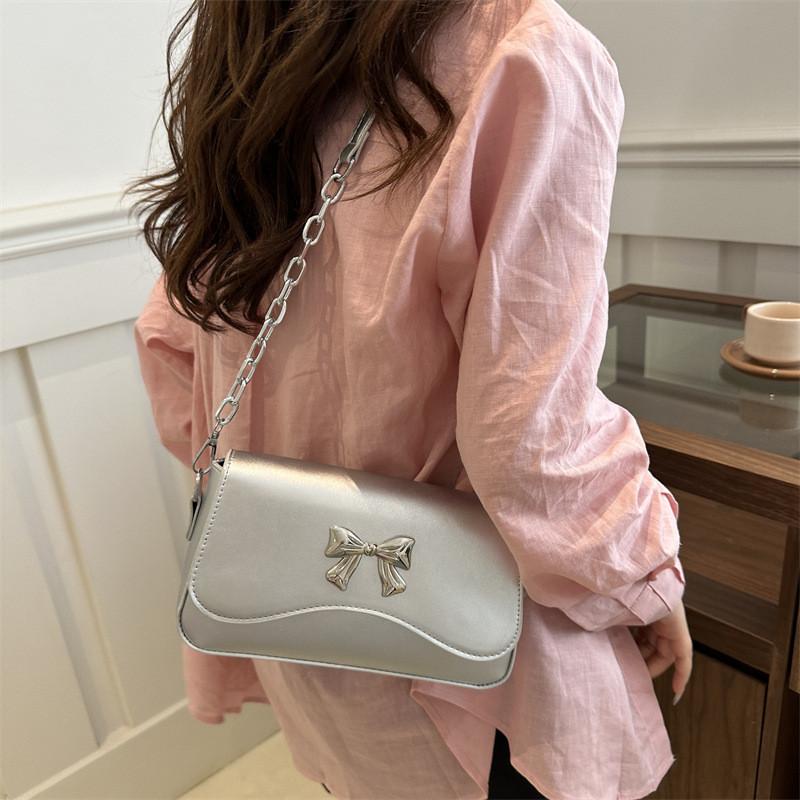 Sac à bandoulière papillon élégant grande capacité design d'été chic avec bandoulière chaîne