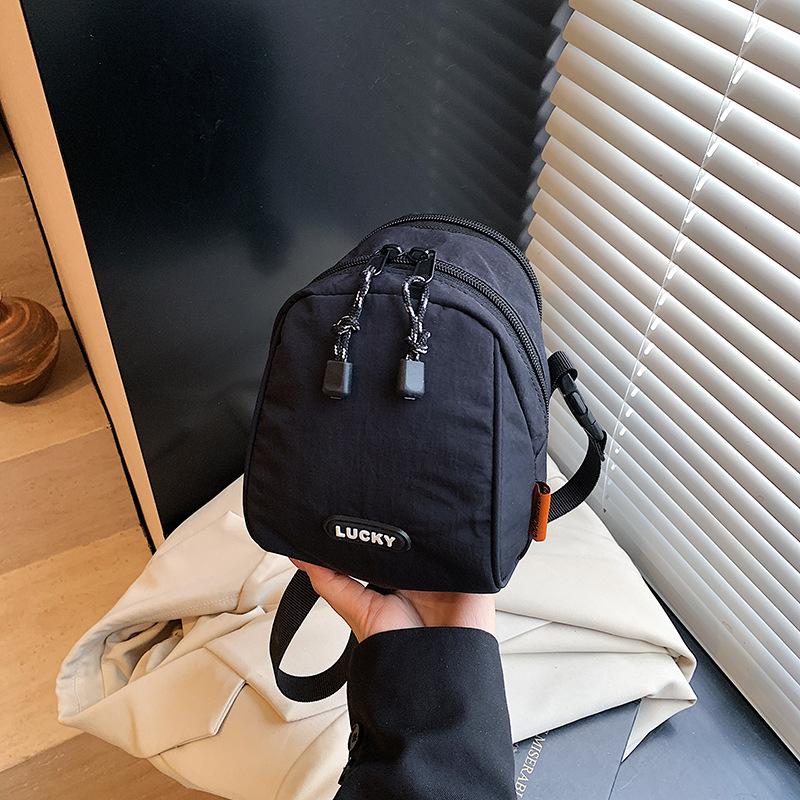 2025 new shoulder small bag women s spring messenger bag niche design simple trend fashion women s bag small round bag