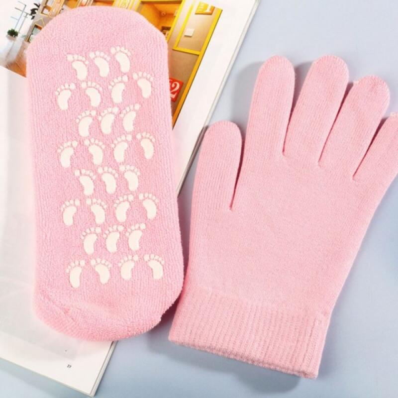 Winter Warmth Sleeping Calluses Moisturizing Gloves and Socks