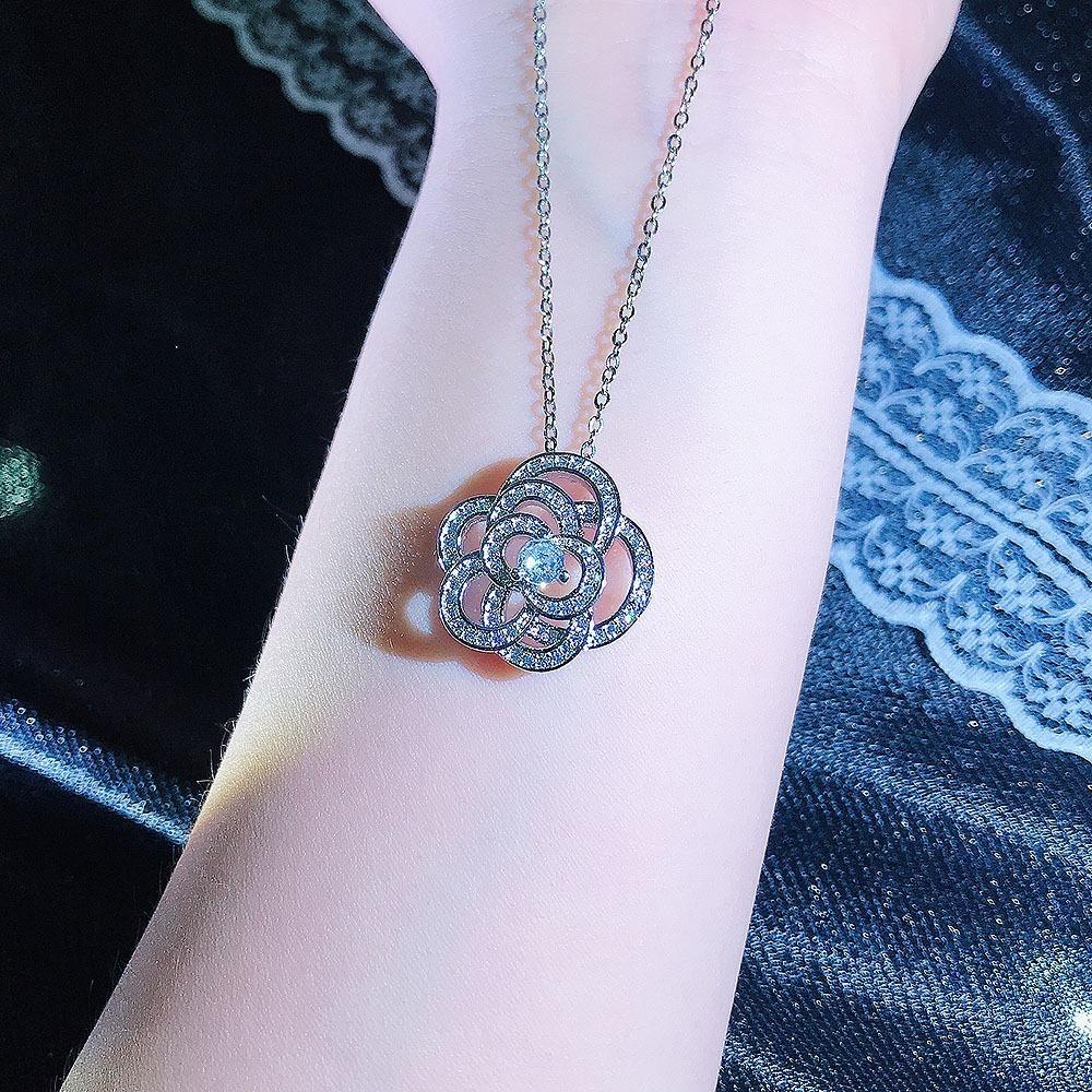

Luxury Women Jewelry Set Rose Pendant Necklace Moissanite Bracelet Unique Design Full Diamond Micro Inlaid