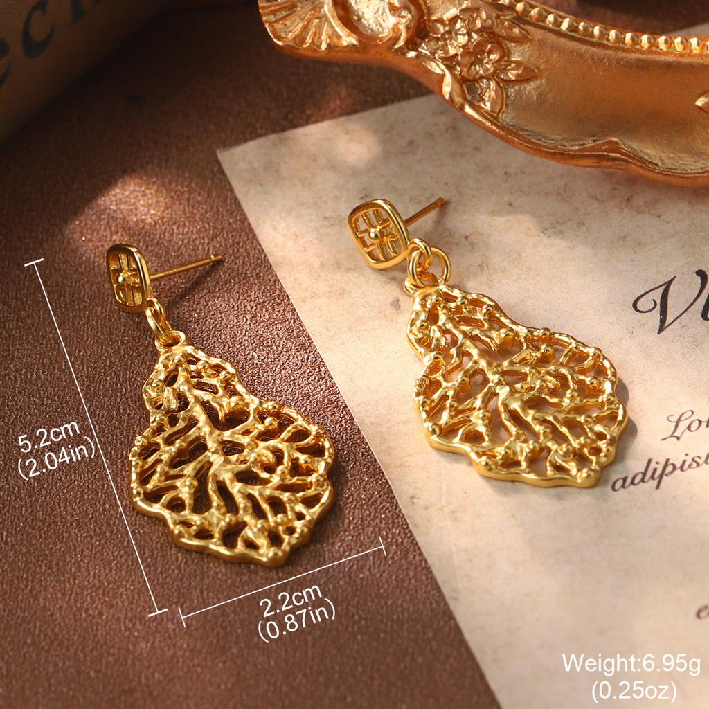Court style medieval pearl geometric earrings bee retro stud earrings fringed hollow color retention advanced temperament earrings