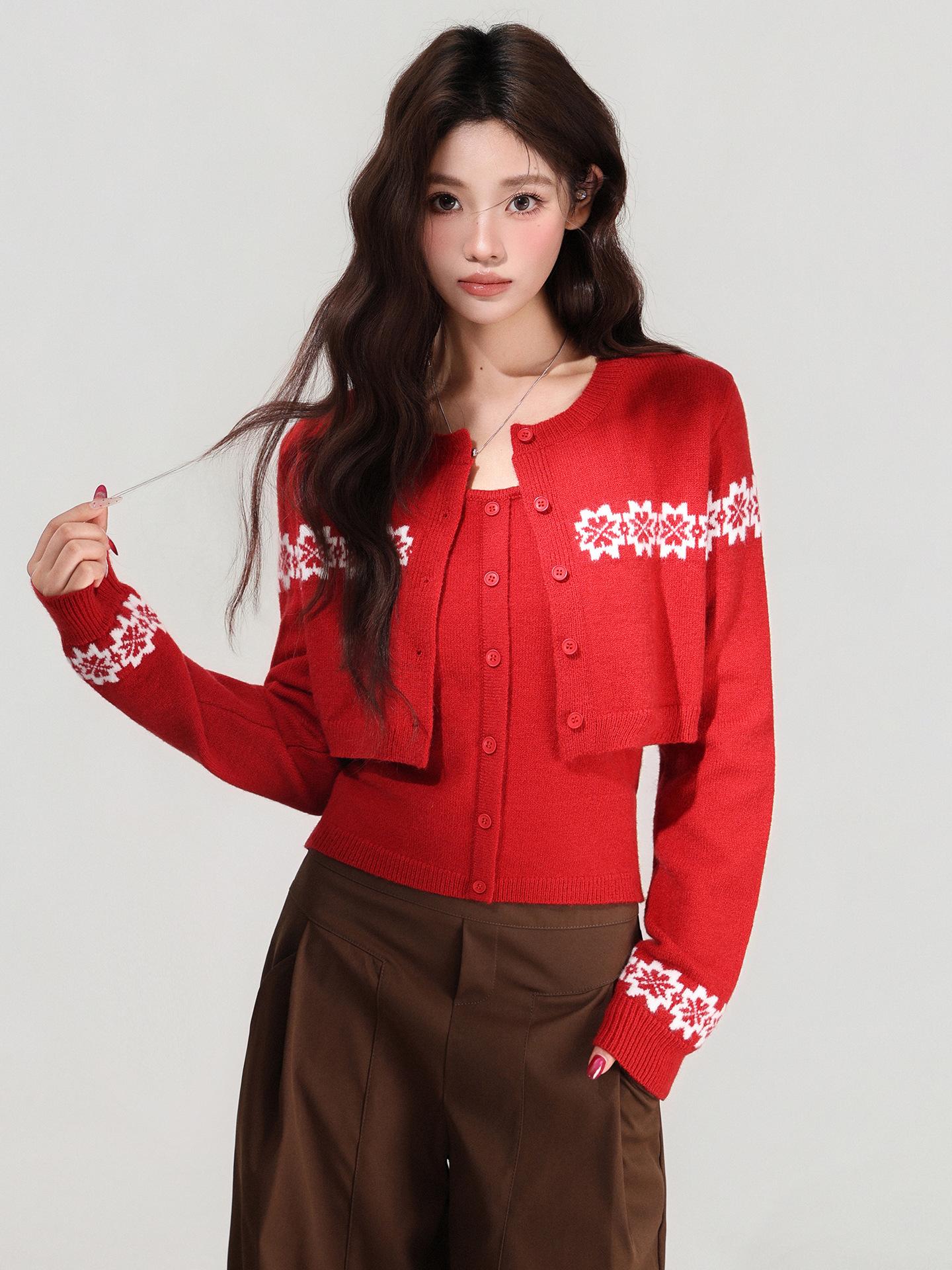 Fair Island Christmas red with knitted cardigan a complete set of coats a vest for women s autumn and winter and a two-piece sling One size fits all красный 3700₽