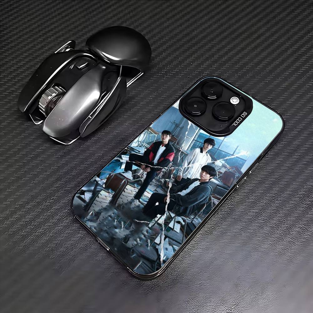 W-Weak hero class wallpaper Phone Case For iPhone17,16,15,14,13,12,11 Plus,Pro Max Colored Silver Plated Inside Cover