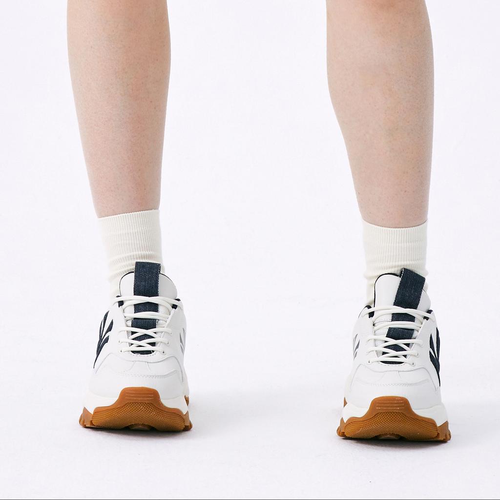 New MLB New York Yankees Anti Slip Wear Resistant Low Top Chunky Sneakers Unisex White Navy Blue 3ASHD045N-50NYS