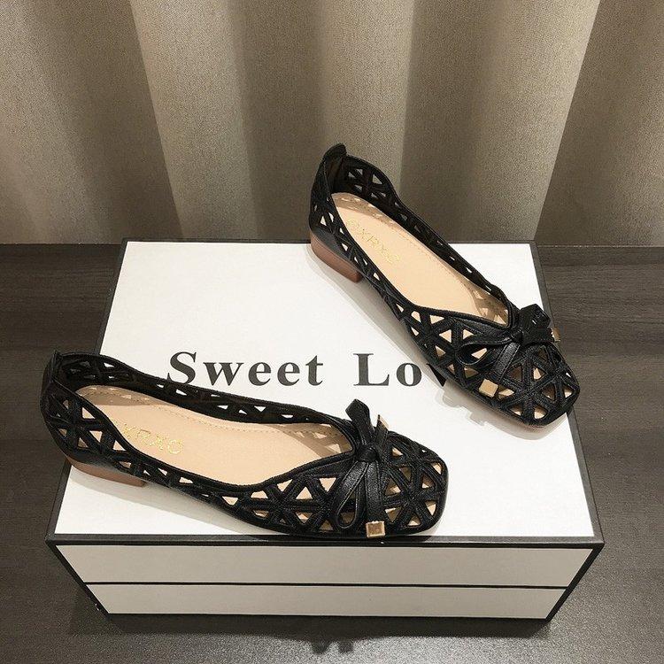 Spring and Summer New Soft Bottom Soft Surface Shallow Mouth Square Head One Pedal Low Heel Popular Women's Shoes Versatile Bag Head Hole Sandals Wome