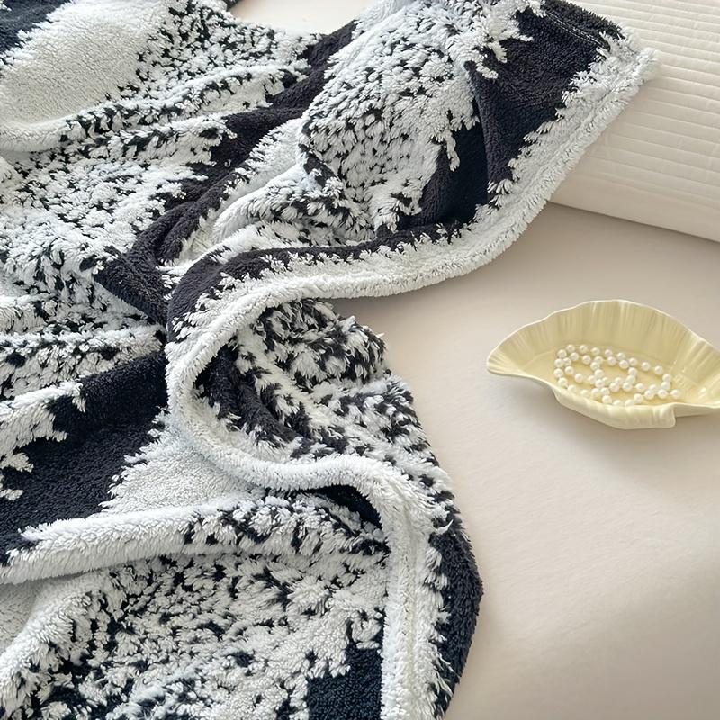 1pc Soft & Cozy Throw Blanket - Warm Flannel for Sofa, Office Shawl, Bedroom, Camping & Travel , Office Shawl