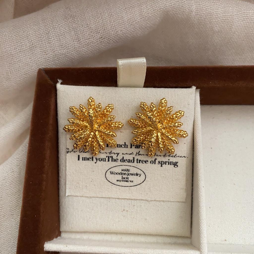 Gold And Silver Flower High-End Exquisite Stud Earrings, Earrings Temperament Niche Unique Beautiful Luxury Women'S Earrings