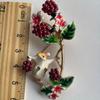 Damen Herren Kreativ Mode Streifenhörnchen Cranberry Emaille Abzeichen Anstecknadeln Niedliches Design Tier Tropföl Broschen