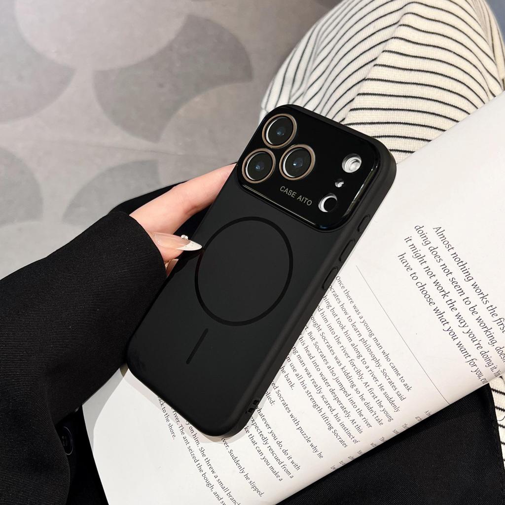 Husă Antișoc din Silicon Lichid pentru iPhone 17 Pro Max – Design cu Fereastră Mare