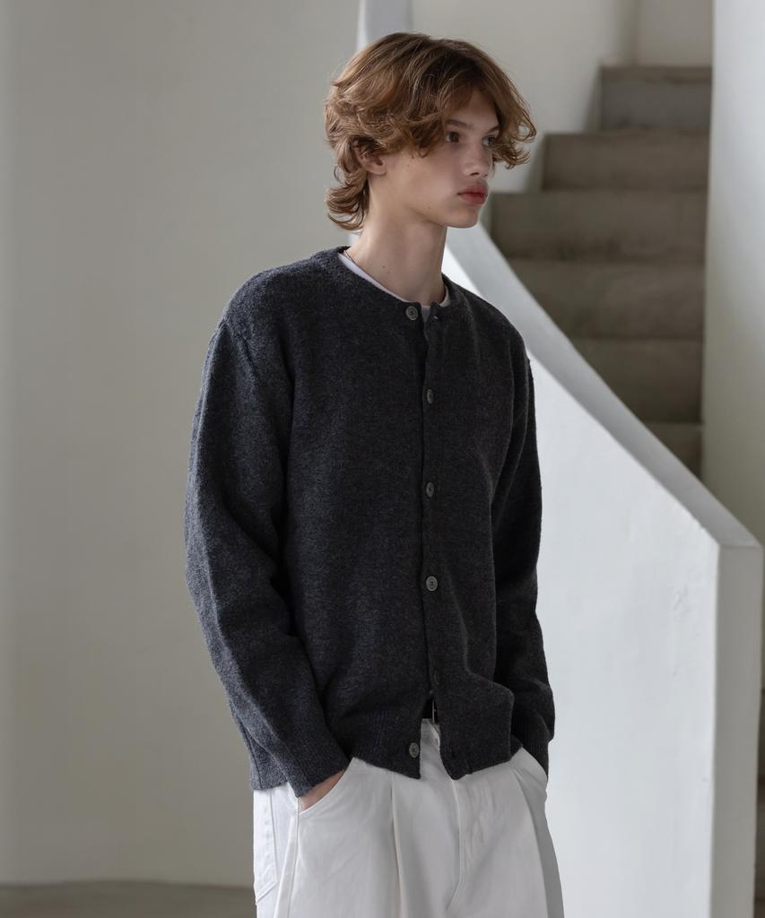 Decoroso Comfort Round Neck Cardigan [Charcoal]