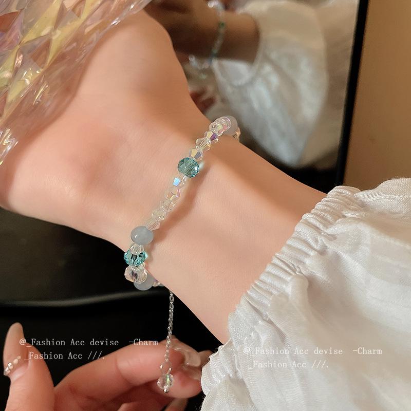 

Versatile Crystal Heart Bracelet: Elegant, Simple, and Fresh Design