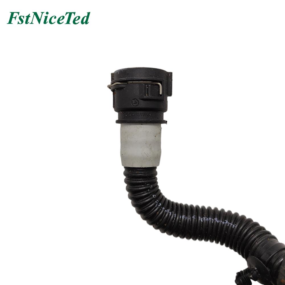 Water Pipe Suitable For: Tesla Model 3 OE: 1077594-00-C
