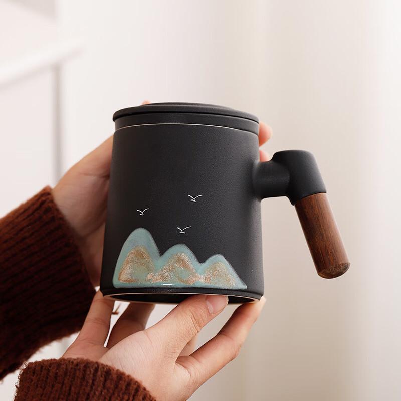 Shangqi Hand-Painted Ceramic Tea Infuser Mug
