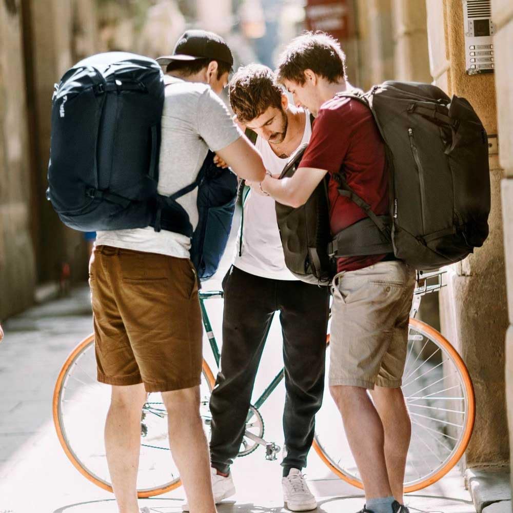 Thule Landmark 70L Travel Pack, Darkest Blue, 3205317