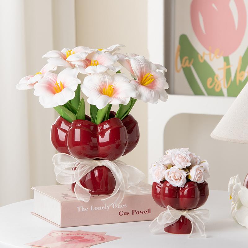 Ceramic Hand-held Flower Vase Desk Decoration Flowers Arrangement Artificial Flower Decorative Floral Vases Room Aesthetic Decor