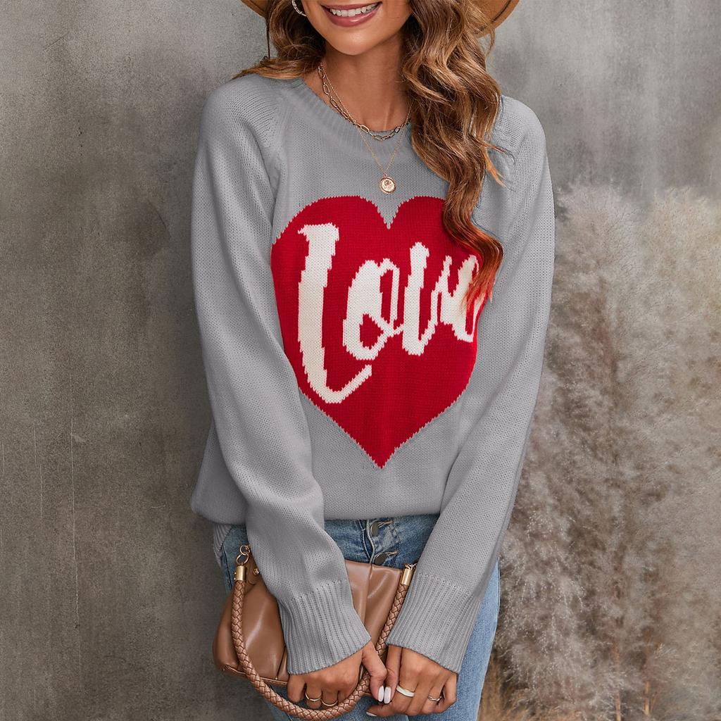 Dámský svetr s dlouhým rukávem a kulatým výstřihem s milostným dopisem