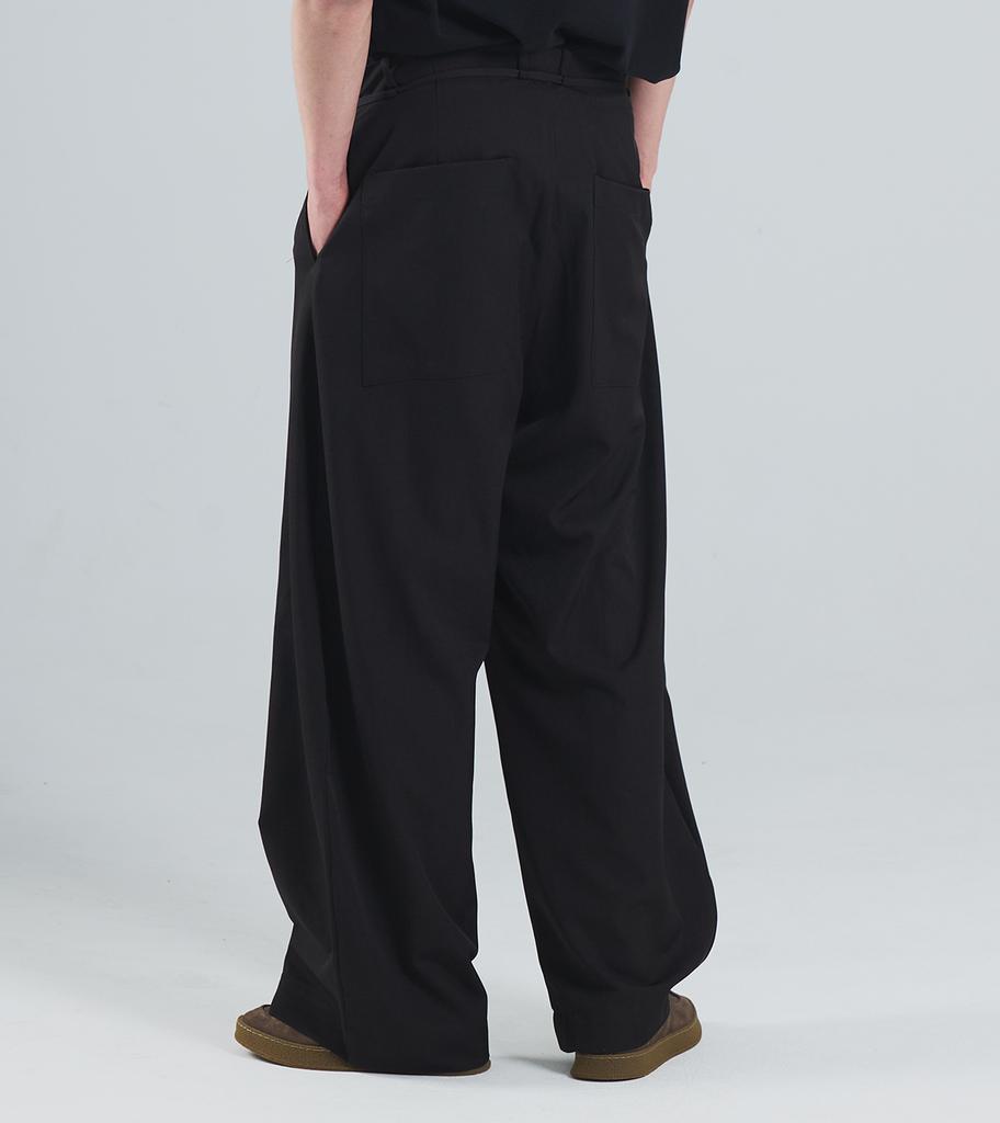 Beoteunseoul Front Cut Curved Spandex Slacks (Black)