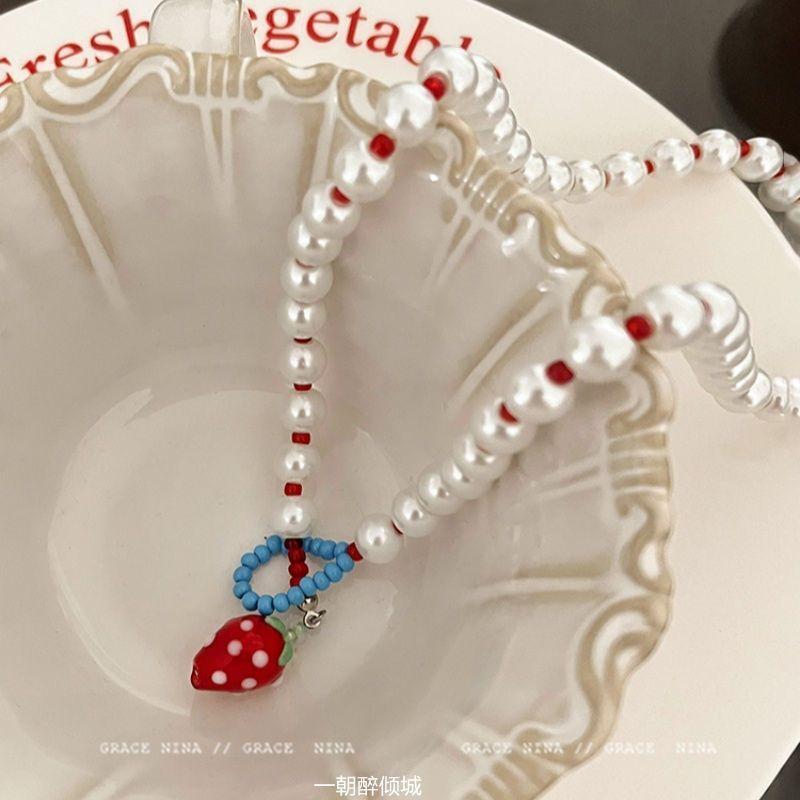 Sweet Wind Strawberry Pearl Necklace Women's New Niche Design Collar