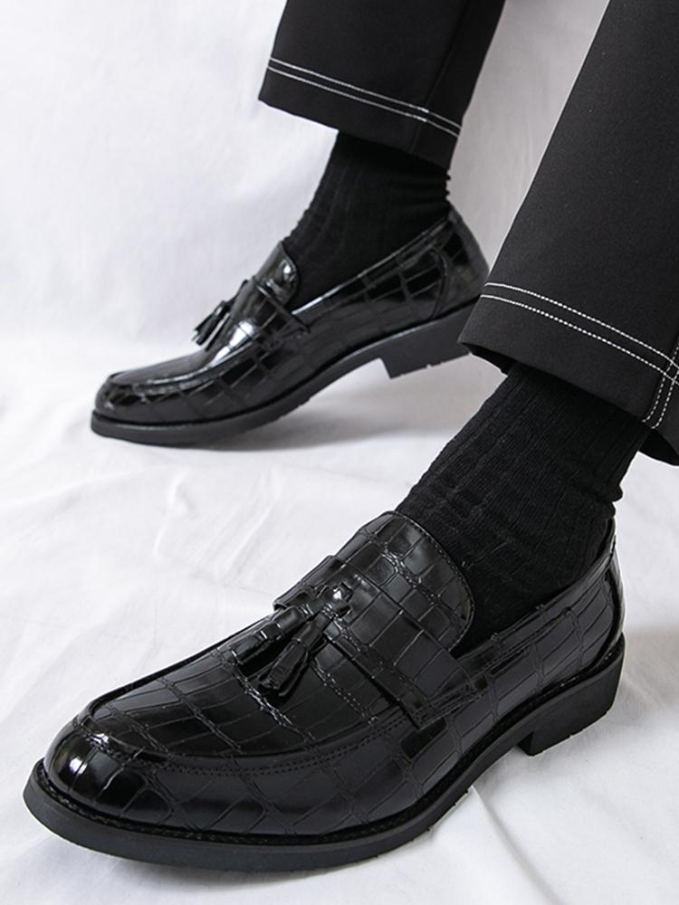 British Casual Business Shoes Men Social Loafers Men Flat Tassels Formal Leather Shoes Male Party Dress Shoes